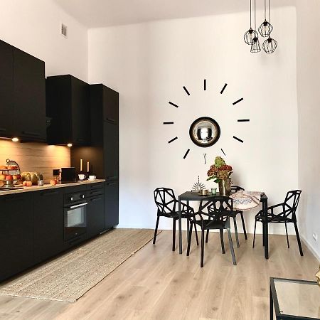 Black Velvet Apartment Krasków Dış mekan fotoğraf