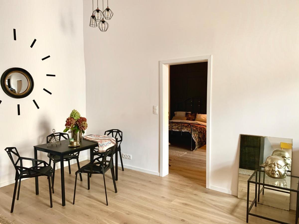 Black Velvet Apartment Krasków Dış mekan fotoğraf