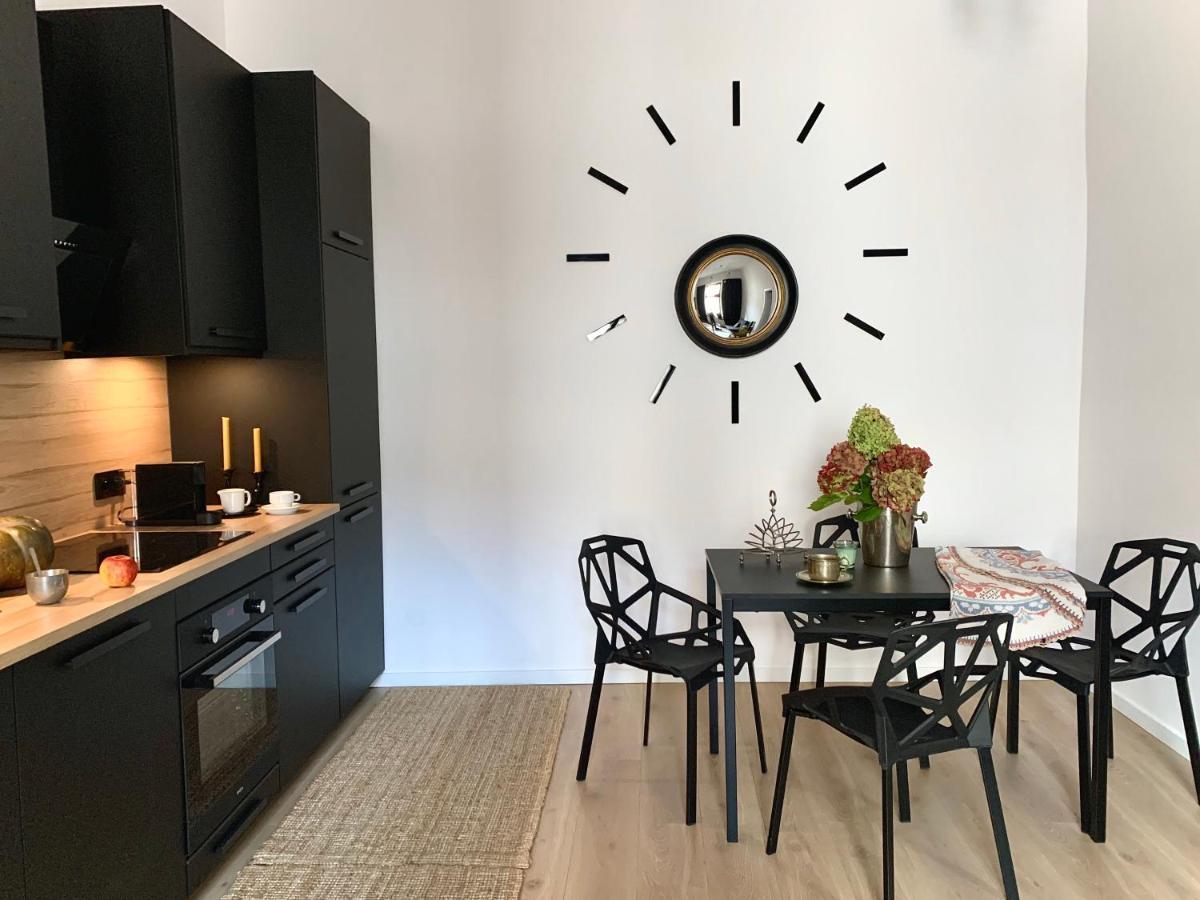 Black Velvet Apartment Krasków Dış mekan fotoğraf